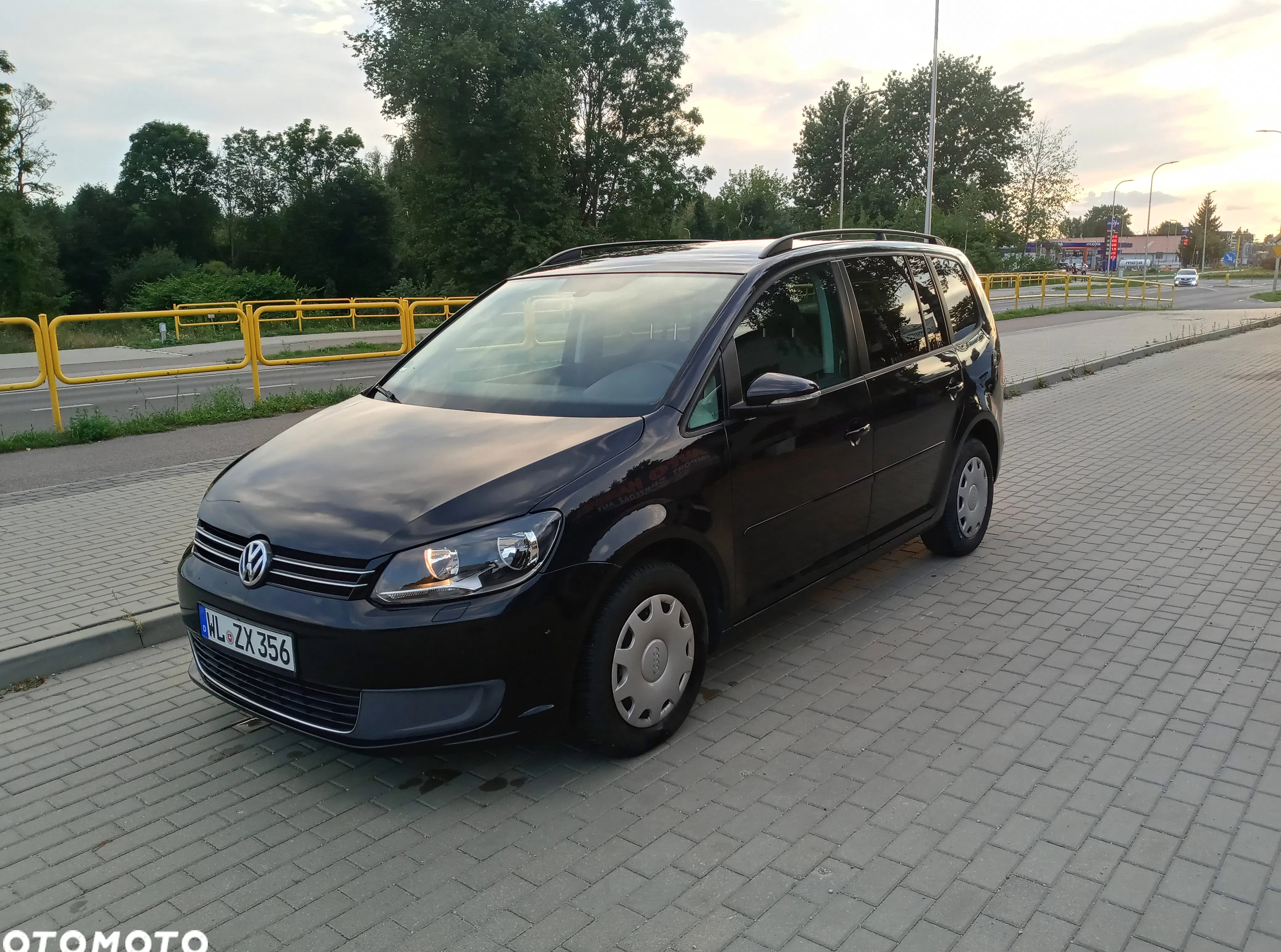 samochody osobowe Volkswagen Touran cena 34999 przebieg: 252364, rok produkcji 2011 z Nakło nad Notecią